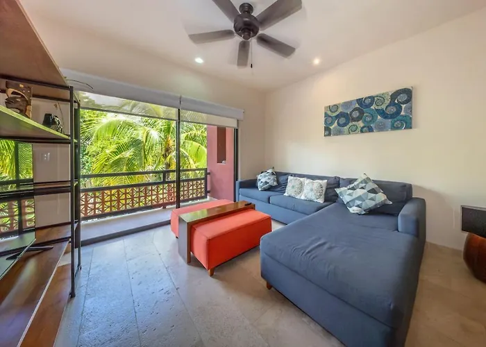 Hébergement de vacances Spacious 2br With Pool And Private Balcony