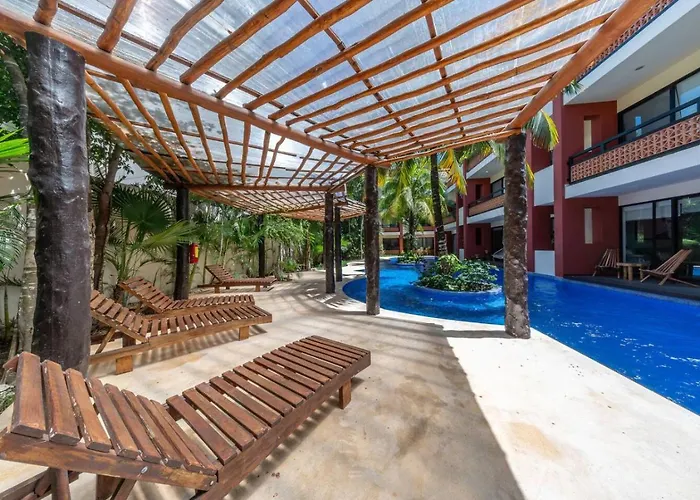 Hébergement de vacances Spacious 2br With Pool And Private Balcony *