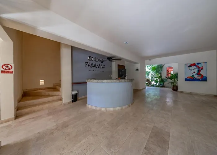 Hébergement de vacances Spacious 2br With Pool And Private Balcony *