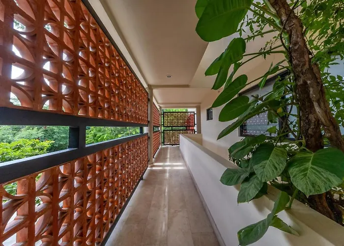 Spacious 2br With Pool And Private Balcony Hébergement de vacances *